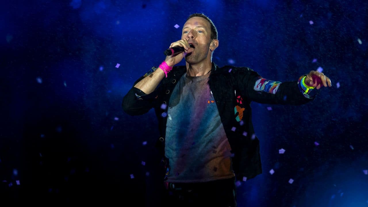 Chris Martin me infeksion të mushkërive, grupi "Coldplay" detyrohet t'i shtyjë koncertet