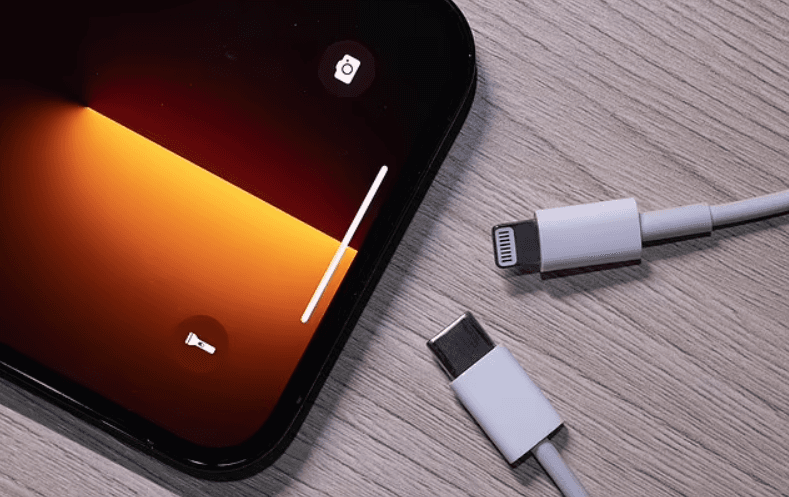 Apple konfirmon se do ta zëvendësojë portin Lightning me USB-C