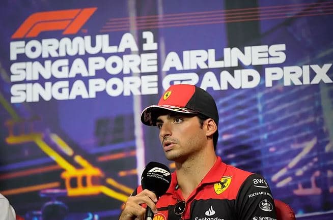 Sainz thotë se ende s'ka përfunduar gara për vendin e parë