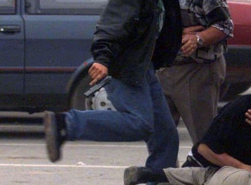 Gazeta skoceze sjell foton e rrallë të dhunës ndaj shqiptarëve më 1999 (FOTO)
