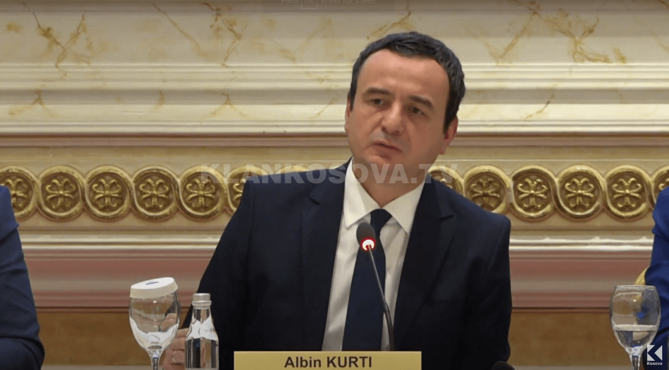 Manastiri i Deçanit e refuzoi Kurtin pse s’e quajti Kisha Ortodokse 'Serbe' (VIDEO)