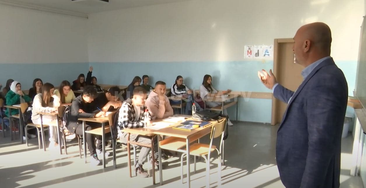 Dy shkollat e Gjilanit shkurtojnë orët,  bashkohen në një objekt (VIDEO)