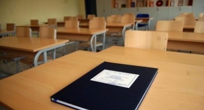 Puna gjatë të shtunave duhet t’u kompensohet mësimdhënësve, thonë njohësit