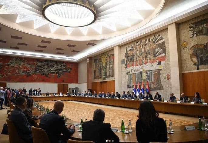 Vuçiq: Mbështetje për serbët në Kosovë