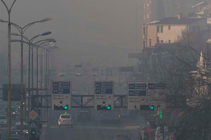 Mes të ftohtit me ajër të pastër dhe të ngrohtit me ajër të ndotur, kosovarët zgjedhin të dytën