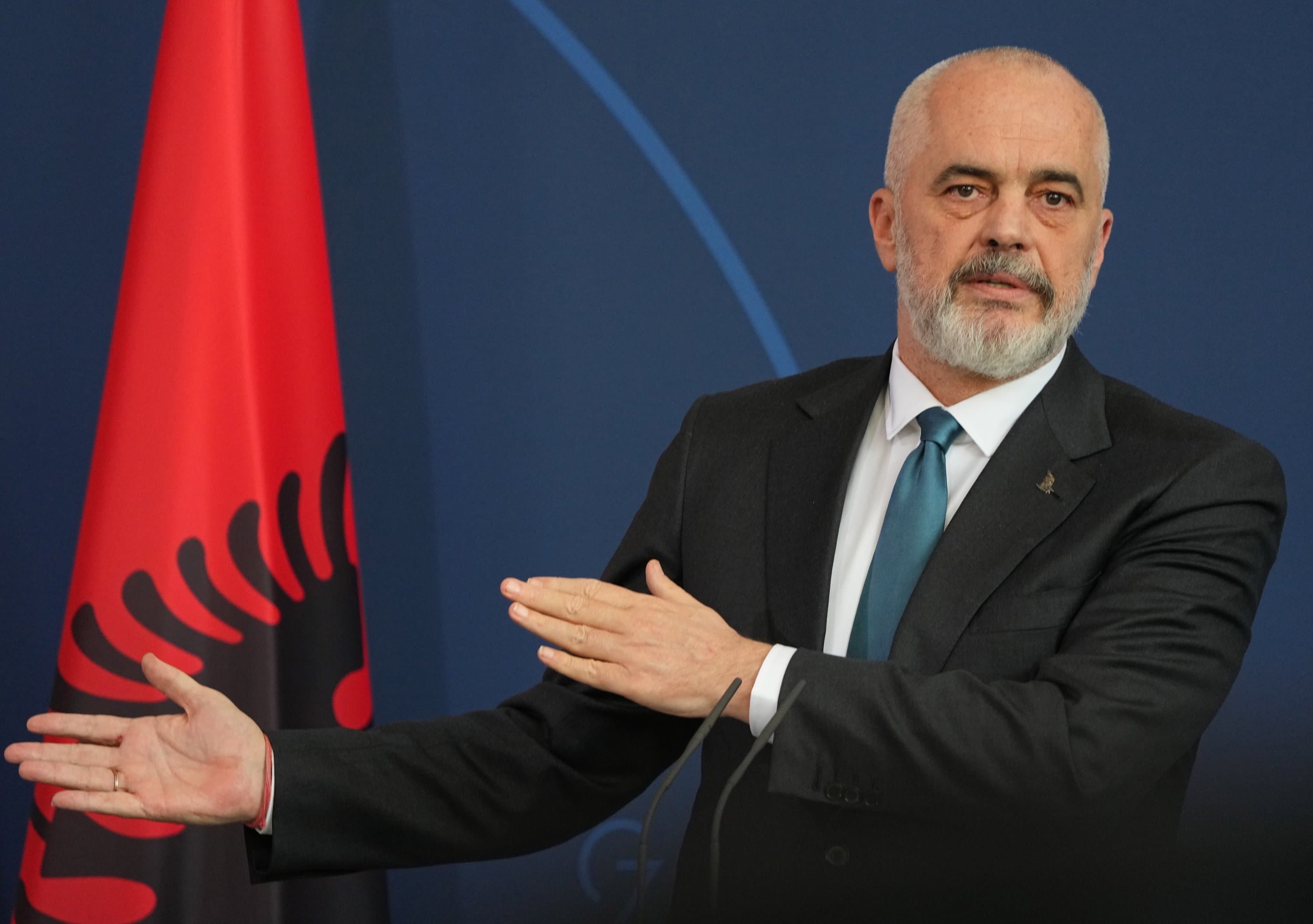 Rama i kundërpërgjigjet kritikave për ndërtimin e Portit të Durrësit