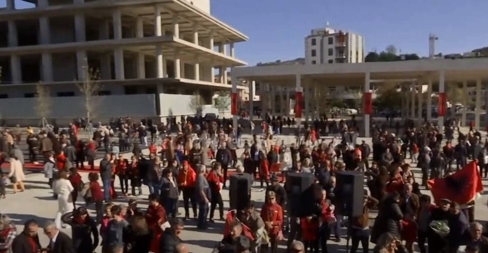 Kosovarët duan të jenë në Shqipëri (VIDEO)