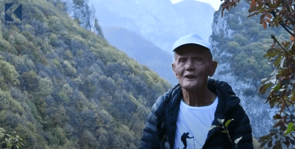 Jusuf Kryeziu, 90-vjeçari që ka prekur majat më të larta të bjeshkëve të Kosovës (VIDEO)