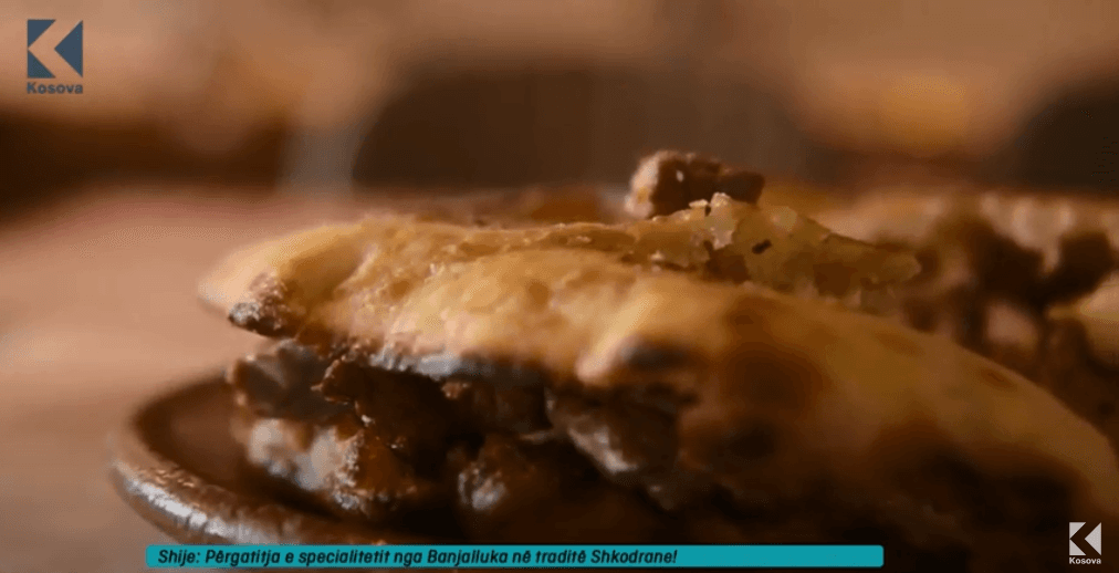 Përgaditja e specialitetit nga Banjalluka në Tavernën Shkodrane! (VIDEO)