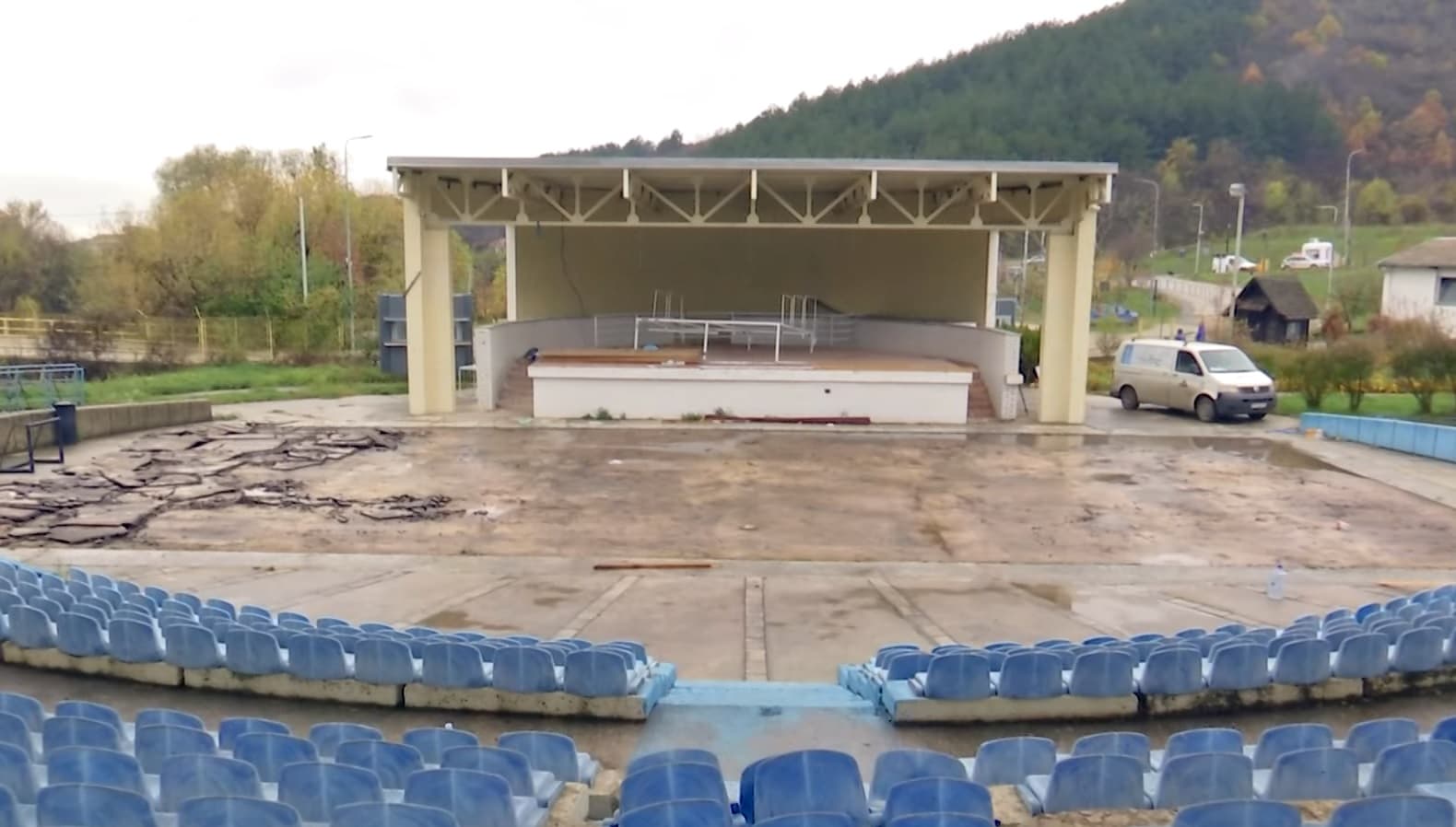 Rinovohet amfiteatri i Gërmisë (VIDEO)