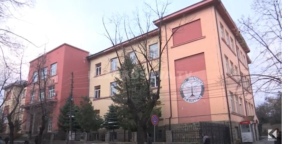 Këtë javë hapet konkursi për drejtorë shkollash në Prishtinë që u vonua si pasojë e procedurave e grevës (VIDEO)