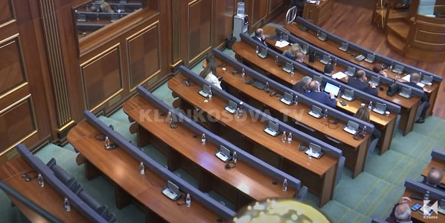 Nëse kandidatët e LS-së nuk hyjnë në Kuvend, serbët mund të mbesin me 7 deputetë (VIDEO)