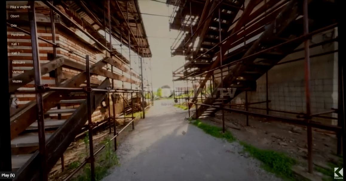Kulla e Jasharëve “hyn” nëpër shtëpi (VIDEO)