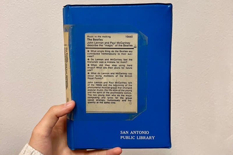 Kaseta e Beatles u kthye në bibliotekë pas 44 vjetësh
