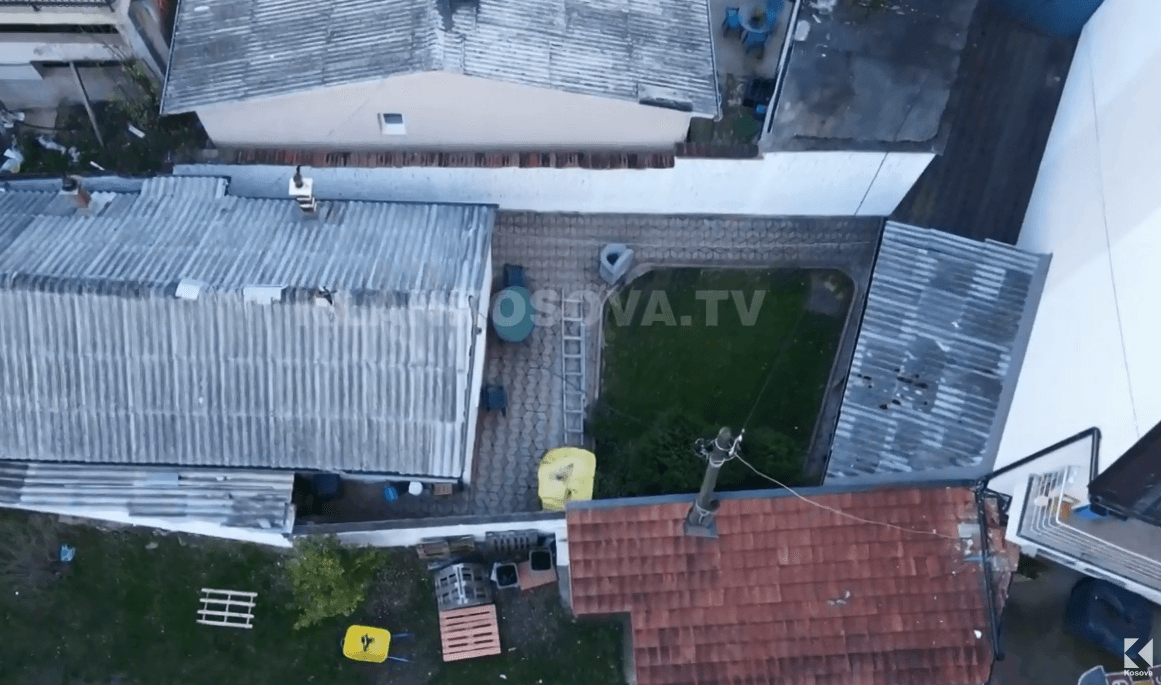 Mësuesja 63-vjeçare dyshohet se u vra në gjumë nga burri me sëpatë (VIDEO)