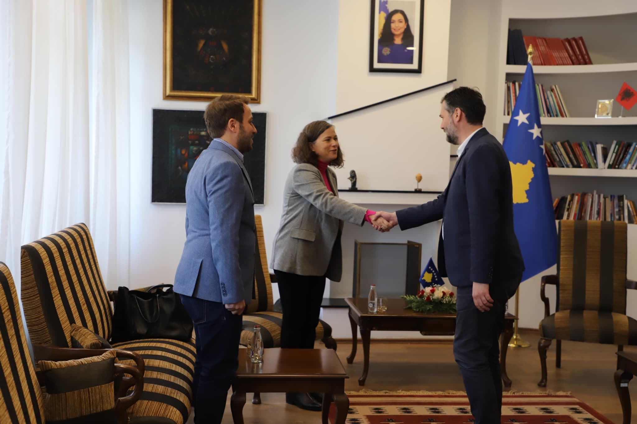 Hajrulla Çeku priti në takim shefen e zyrës së UNICEF-it në Kosovë, Nona Zicherman