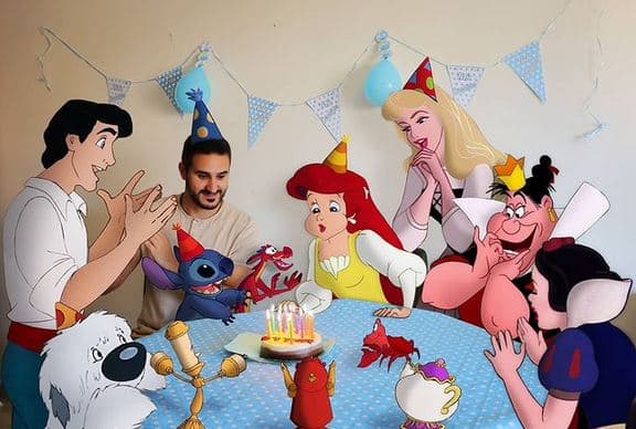 Mësuesi i përpunon fotot për të treguar se si do të ishte të jetosh me personazhet e Disney-t (FOTO)