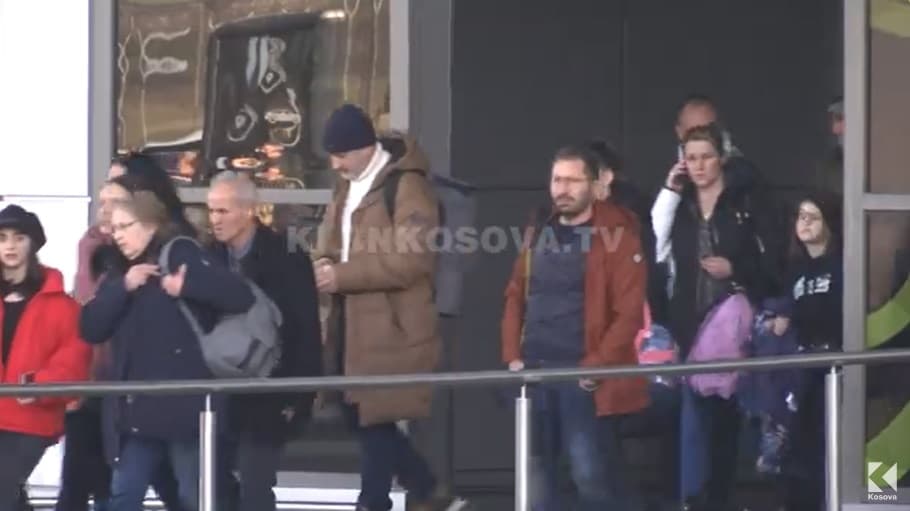 Alarmi me bombë, krejt çfarë ndodhi në aeroportin e Prishtinës (VIDEO)