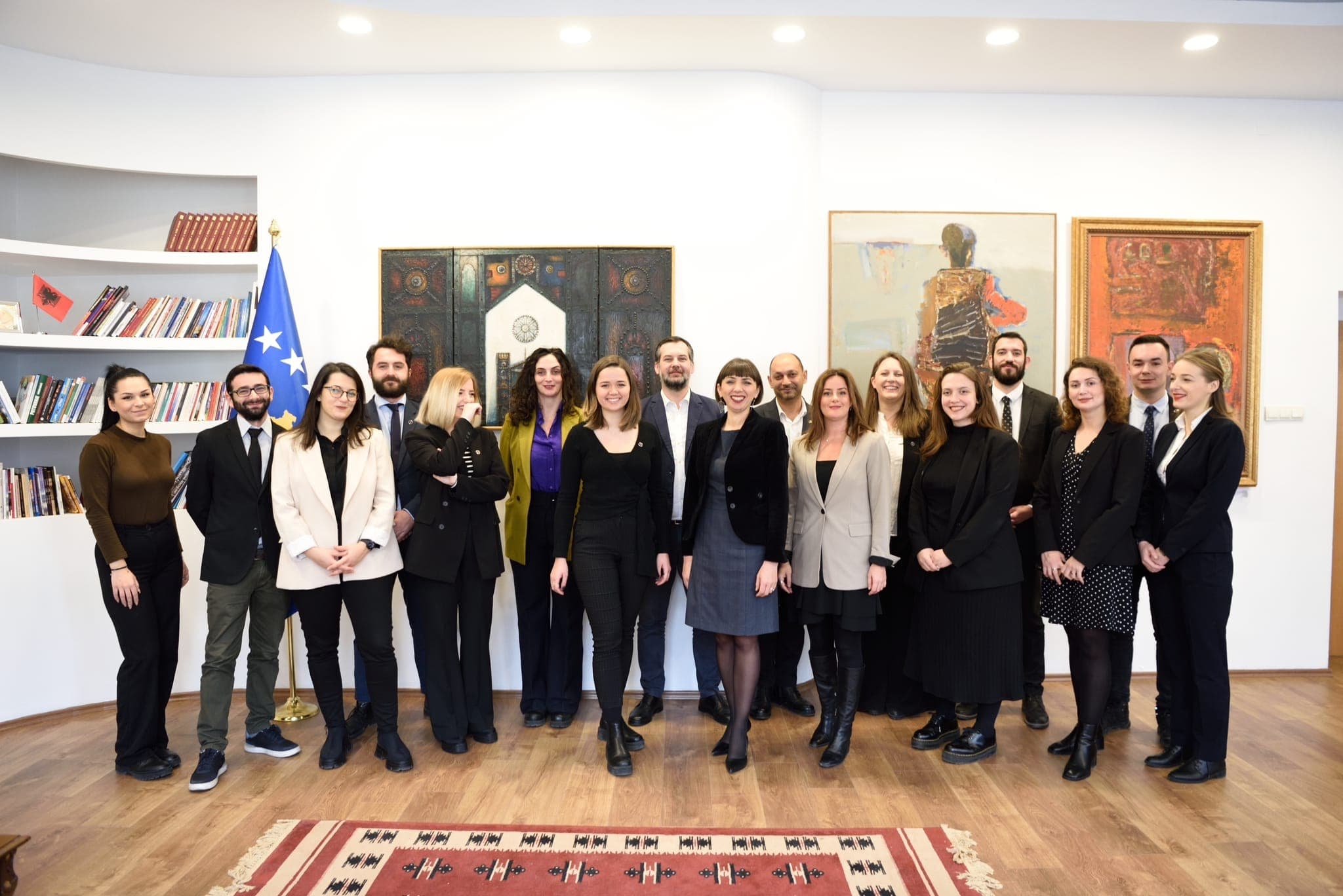 Kabineti i Ministrisë së Kulturës, Rinisë dhe Sportit uron festat e fundvitit