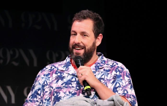Adam Sandler është pajtuar me faktin që kritikët “ia urrejnë” filmat