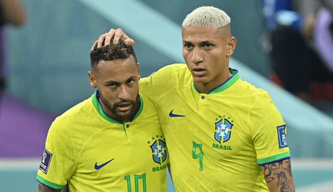 Richarlison bën tatuazh Ronaldon, Neymarin dhe veten (FOTO)