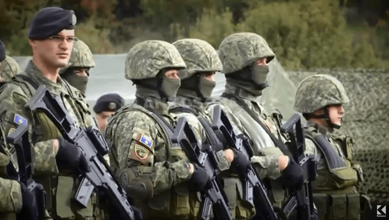 Vuçiq thotë se pos NATO-s, FSK-së i duhet edhe leja e serbëve në veri për të shkuar atje (VIDEO)