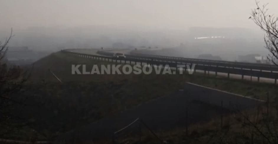 Vitia pritet të kyçet në autostradë (VIDEO)