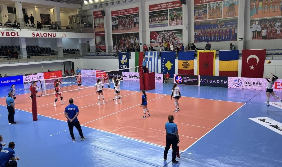 Volejboll, vashat e Kosovës shënojnë fitore të madhe ndaj Moldavisë në Evropian