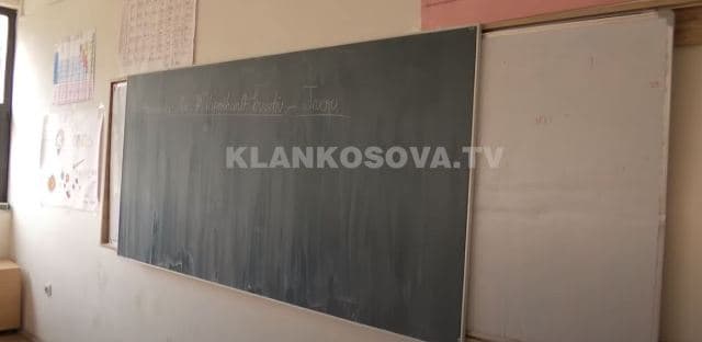 Zëvendësimi i orëve, shumë pak nxënës shkuan në shkollë të shtunave (VIDEO)