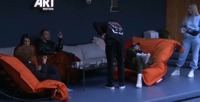 "S'o ka më merr kurrkush, kam mbet pa martu", banorët diskutojnë për martesën - Big Brother VIP Kosova (VIDEO)
