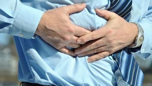 Katër arsye se pse ndieni dhimbje të vazhdueshme dhe ndjesi djegieje në stomak