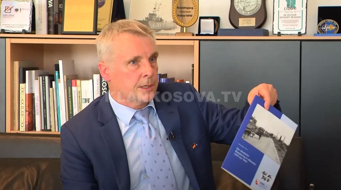 Familjarët e Xhafer Devës e padisin ambasadorin gjerman (VIDEO)