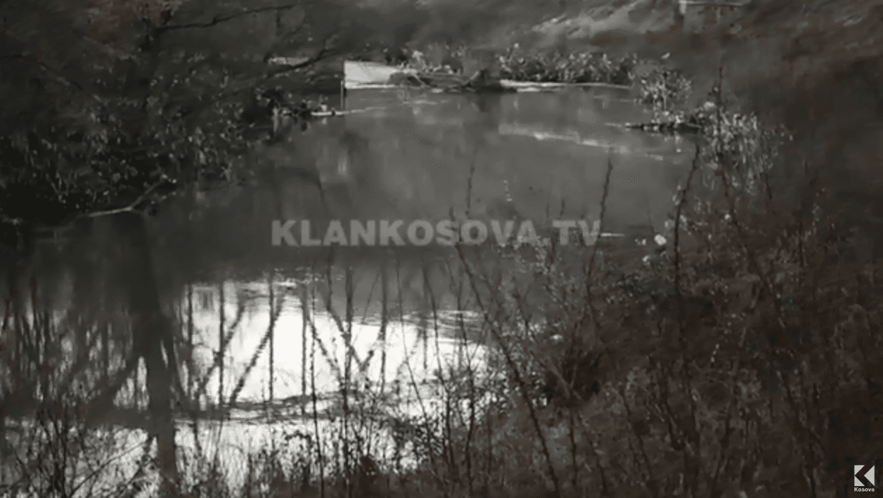 Vdes i riu serb që bashkë me veturë ra në Ibër (VIDEO)