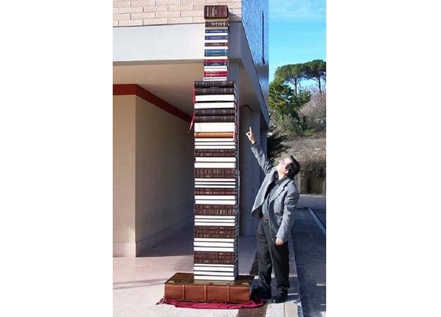 Italiani përdor 'shkrimin në pasqyrë' për të kopjuar së prapthi 81 libra