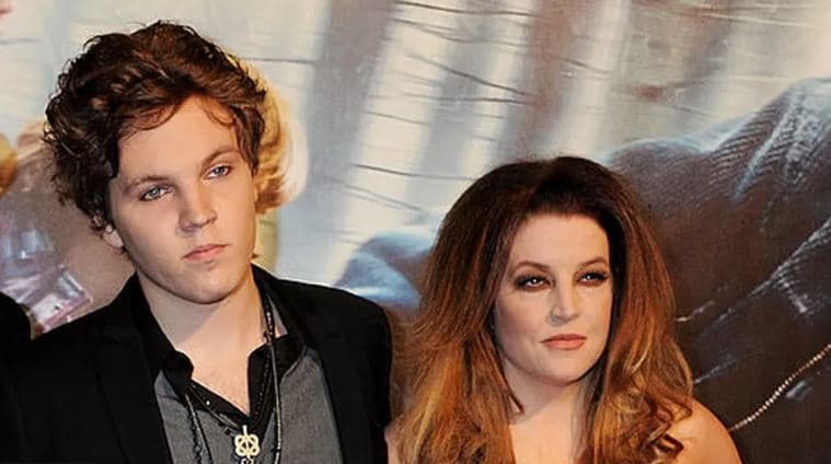 Lisa Presley varroset afër të birit dhe babait në Graceland