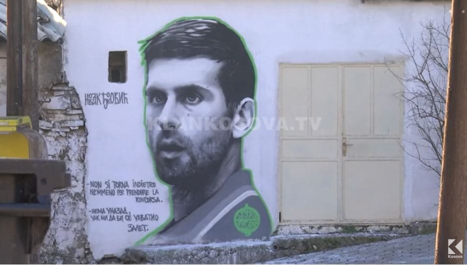Histeria e muralit në Rahovec: Petkoviqi gënjen - Gjokoviqi shëndosh “si molla” (VIDEO)