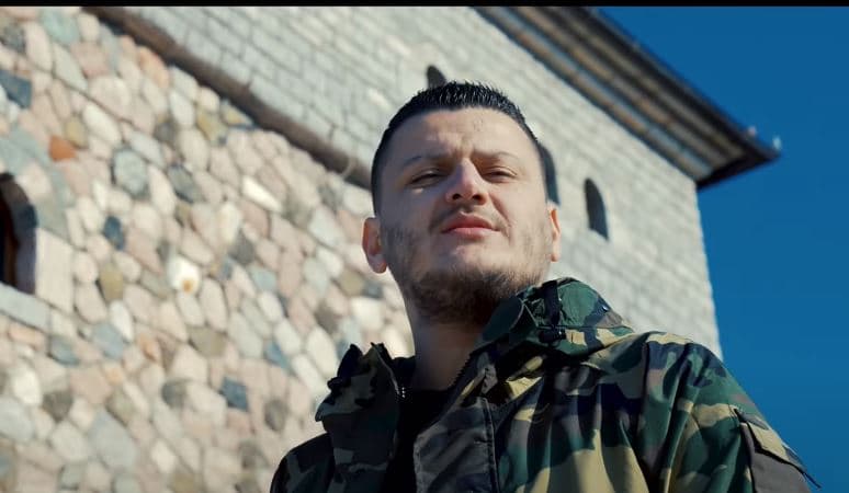 "Betimi i Gjeneralit", këngë kushtuar ish-komandantëve të UÇK-së në Ditën e Pavarësisë (VIDEO)