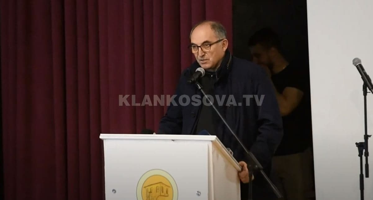 "Rrezet e lirisë", Prizreni i nderon vajzat e dëshmorëve (VIDEO)