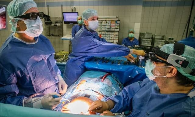 Gjermani: Kryhet një operacion i rrallë në zemër tek një 15-vjeçare nga Kosova
