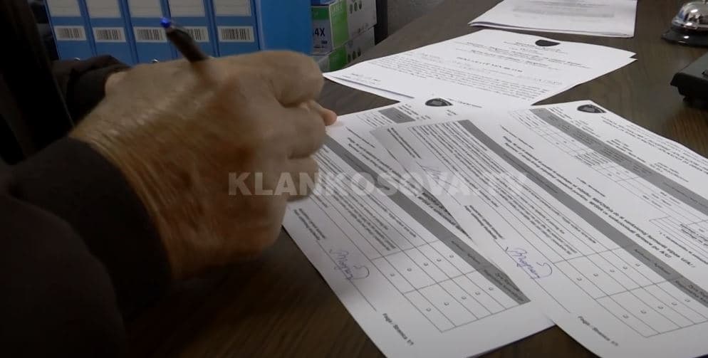 Drejtori i Bujqësisë në Ferizaj asiston zyrtarët për aplikime (VIDEO)