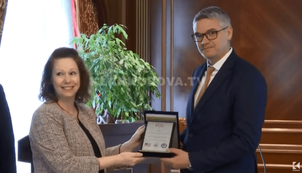 Gjykata Themelore e Ferizajt merr çmimin e parë për transparencë të "FOL" (VIDEO)