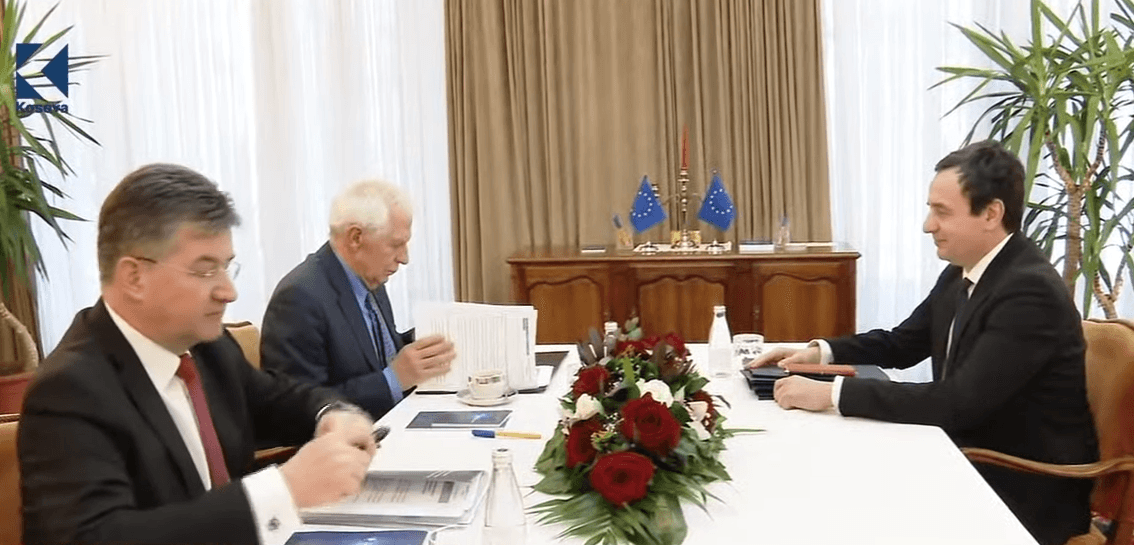 Osmani lavdëron Kurtin për "përballjen me presionin ndërkombëtar" në Ohër (VIDEO)