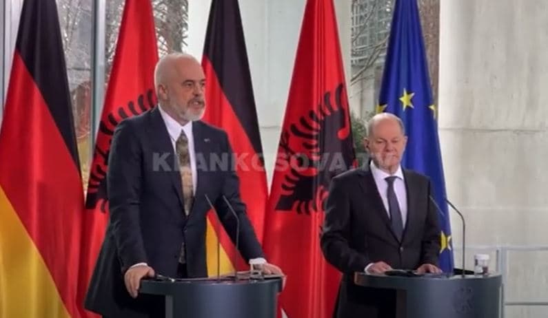 Thirrja e Scholzit: Ujdia të kryhet shpejt, me sukses! (VIDEO)