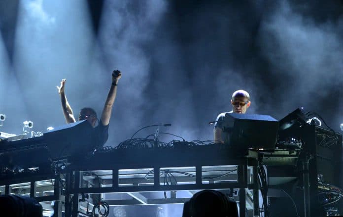 The Chemical Brothers me turne të ri