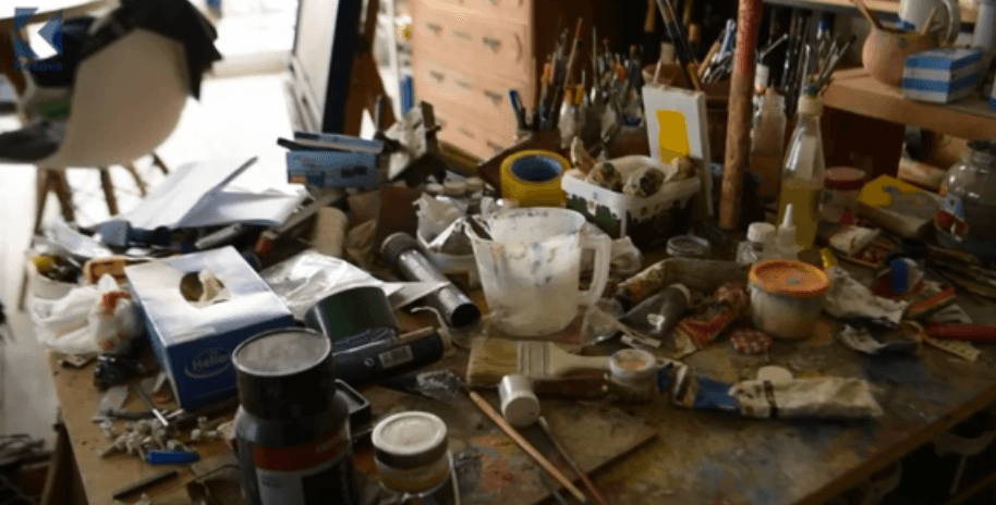Prapaskenat e përgatitjes së një ekspozite! (VIDEO)