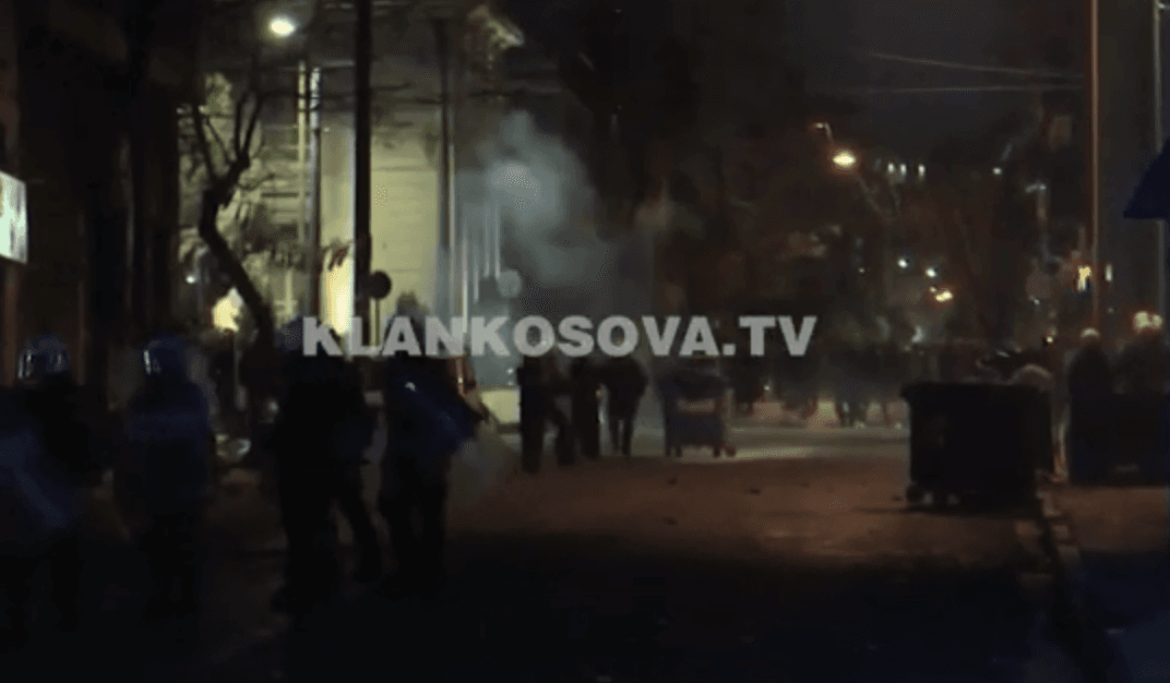 Protestohet në Greqi pas aksidentit tragjik të trenave (VIDEO)