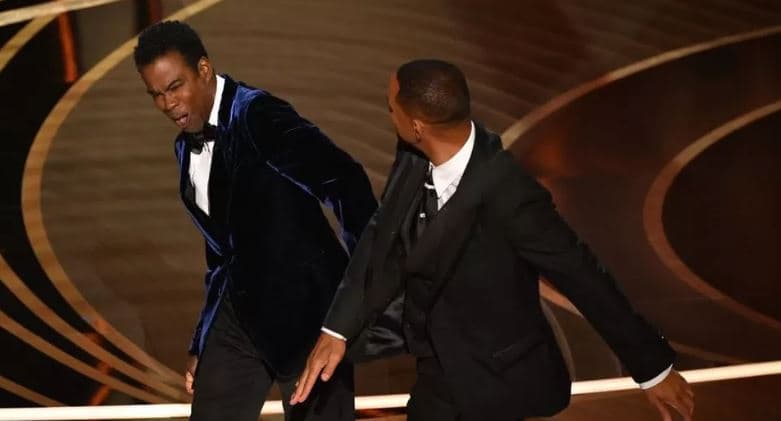 Chris Rock bën shaka me shuplakën që e mori nga Will Smith: Ende dhemb