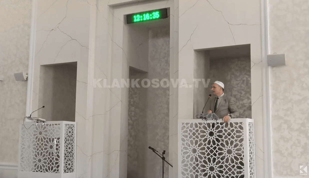 Thirrje nga xhamitë për t'u bashkuar në marshin "Liria ka emër" (VIDEO)