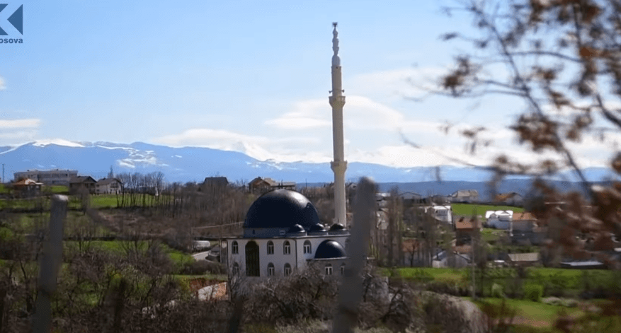 Minareja me shqiponjën dykrenare në Senik të Malishevës (VIDEO)