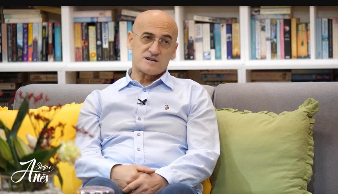 Kllokoqi flet për shërimin e komplekseve përmes intervenimeve të kirurgjisë (VIDEO)